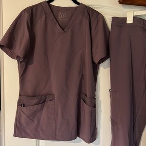 Barco One Wellness Scrub Set. Great condition! Small top, medium bottom